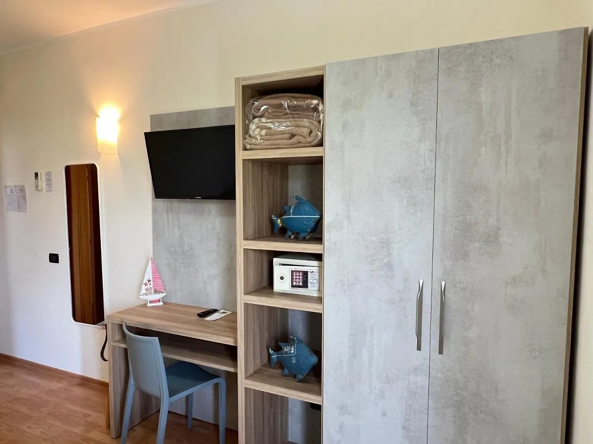 Hotel Betty Rimini 3*,  Italy